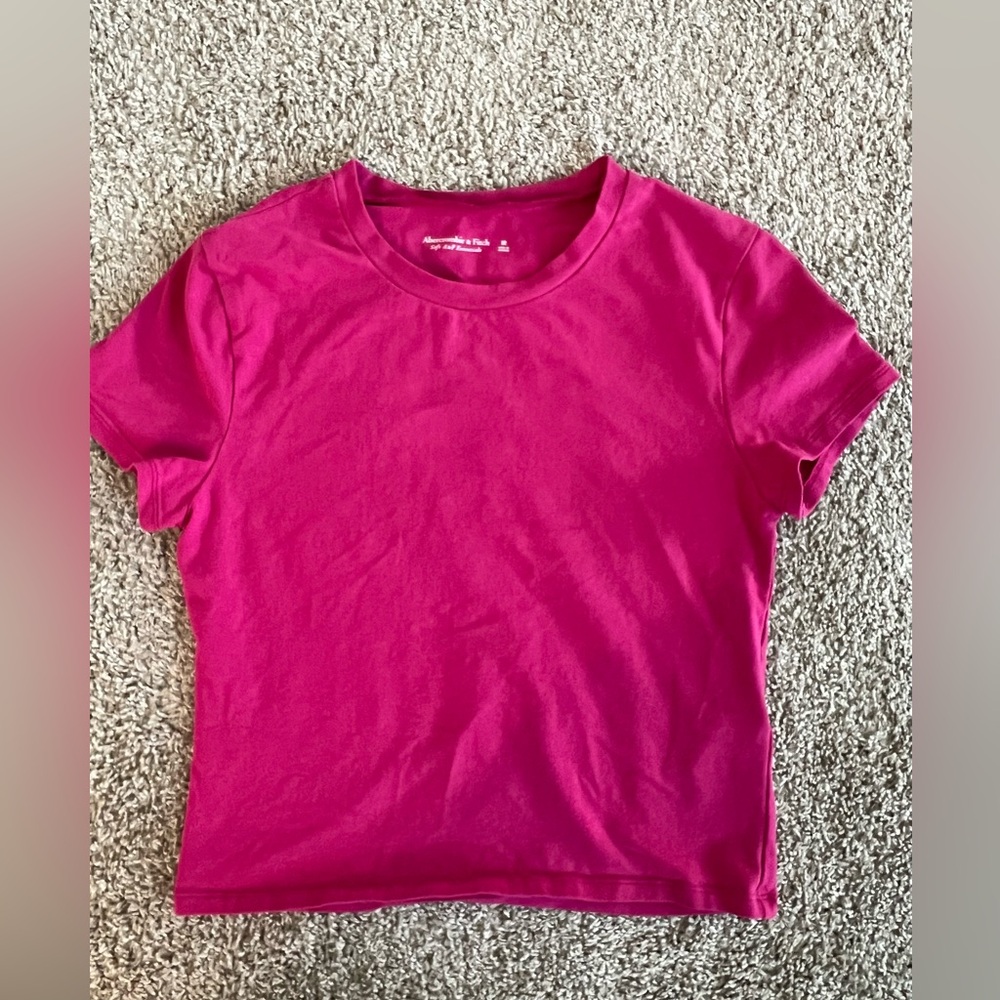 Abercrombie and fitch t shirt